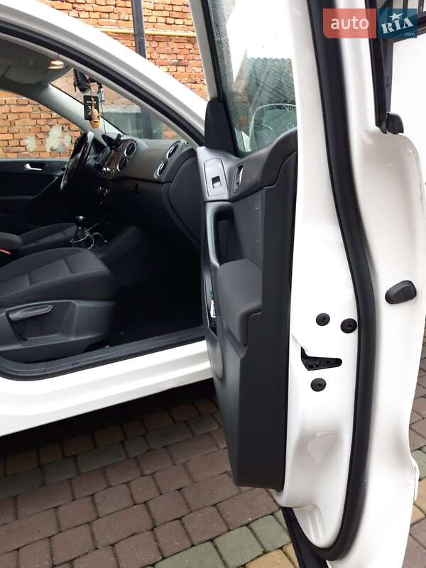 Внедорожник / Кроссовер Volkswagen Tiguan 2011 в Иршаве фото 9 Внедорожник / Кроссовер Volkswagen Tiguan 2011 в Иршаве