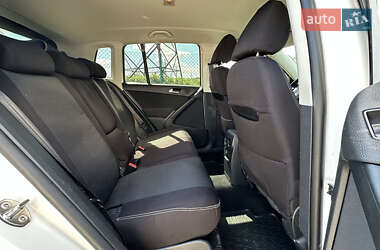 Внедорожник / Кроссовер Volkswagen Tiguan 2011 в 