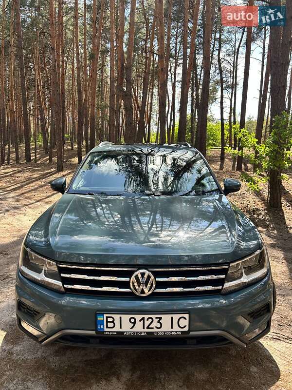 Внедорожник / Кроссовер Volkswagen Tiguan 2020 в 