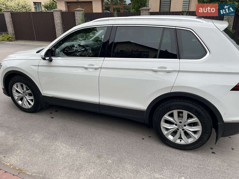 Внедорожник / Кроссовер Volkswagen Tiguan 2017 в Виннице