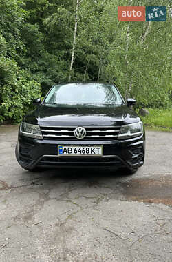 Позашляховик / Кросовер Volkswagen Tiguan 2017 в 