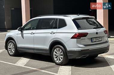 Внедорожник / Кроссовер Volkswagen Tiguan 2018 в 