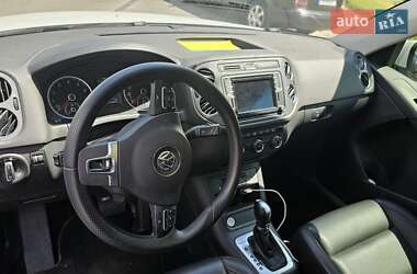 Внедорожник / Кроссовер Volkswagen Tiguan 2016 в 