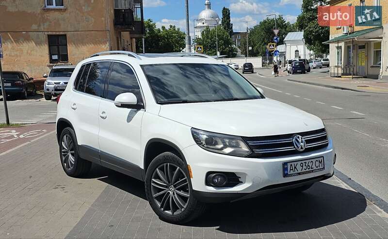 Внедорожник / Кроссовер Volkswagen Tiguan 2016 в 