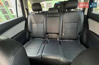 Позашляховик / Кросовер Volkswagen Tiguan 2017 в 