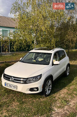Внедорожник / Кроссовер Volkswagen Tiguan 2012 в 