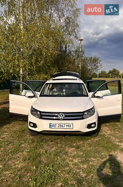 Внедорожник / Кроссовер Volkswagen Tiguan 2012 в 