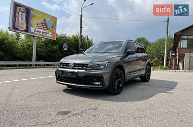 Внедорожник / Кроссовер Volkswagen Tiguan 2020 в 