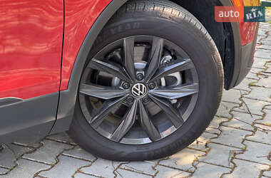 Позашляховик / Кросовер Volkswagen Tiguan 2024 в 