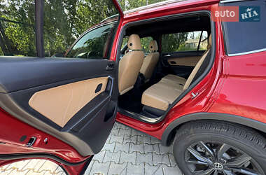 Позашляховик / Кросовер Volkswagen Tiguan 2024 в 