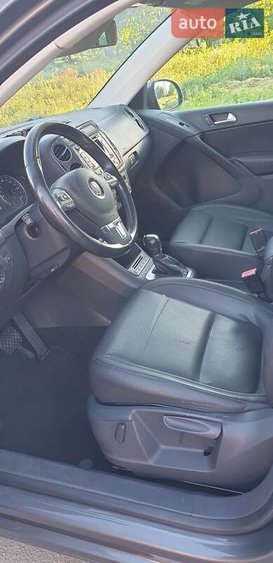 Внедорожник / Кроссовер Volkswagen Tiguan 2012 в Южноукраинске