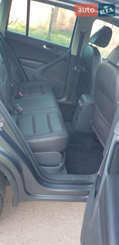 Внедорожник / Кроссовер Volkswagen Tiguan 2012 в Южноукраинске