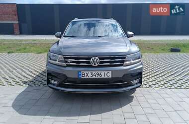 Внедорожник / Кроссовер Volkswagen Tiguan 2018 в 
