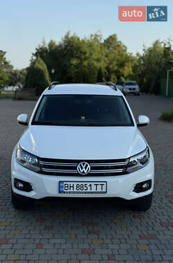 Внедорожник / Кроссовер Volkswagen Tiguan 2011 в 