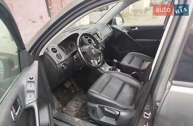 Позашляховик / Кросовер Volkswagen Tiguan 2016 в 