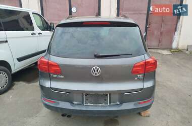 Позашляховик / Кросовер Volkswagen Tiguan 2016 в 