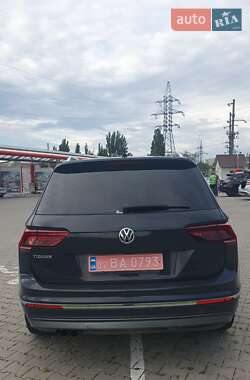 Внедорожник / Кроссовер Volkswagen Tiguan 2018 в 