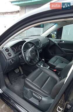 Внедорожник / Кроссовер Volkswagen Tiguan 2014 в 