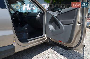 Внедорожник / Кроссовер Volkswagen Tiguan 2011 в 