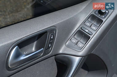 Внедорожник / Кроссовер Volkswagen Tiguan 2011 в 