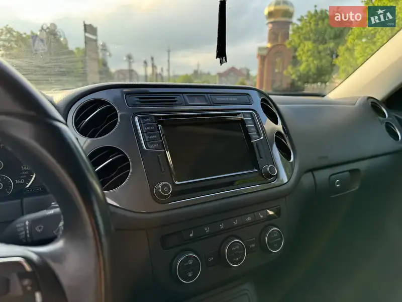 Volkswagen Tiguan 2017 VIN WVGTV7AX5HK024101 фото оголошення 23 з 98
