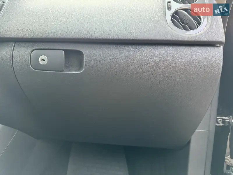 Volkswagen Tiguan 2017 VIN WVGTV7AX5HK024101 фото оголошення 39 з 98
