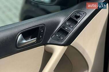 Внедорожник / Кроссовер Volkswagen Tiguan 2016 в 