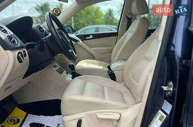 Внедорожник / Кроссовер Volkswagen Tiguan 2016 в 