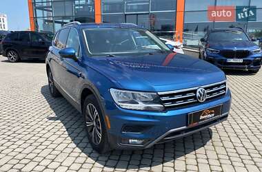 Внедорожник / Кроссовер Volkswagen Tiguan 2018 в Львове