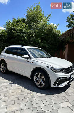 Внедорожник / Кроссовер Volkswagen Tiguan 2021 в Черновцах