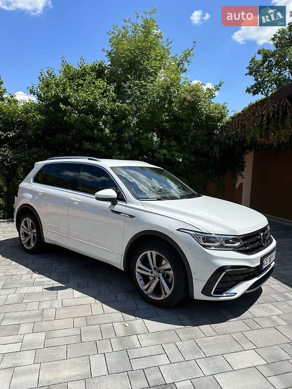 Внедорожник / Кроссовер Volkswagen Tiguan 2021 в 