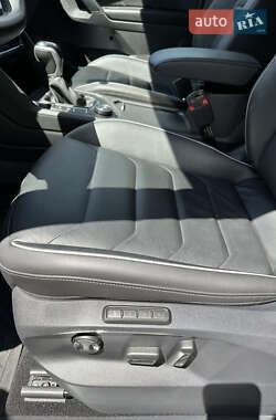 Внедорожник / Кроссовер Volkswagen Tiguan 2021 в 