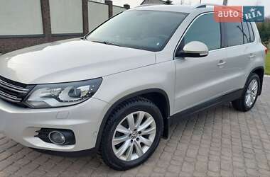 Позашляховик / Кросовер Volkswagen Tiguan 2012 в 