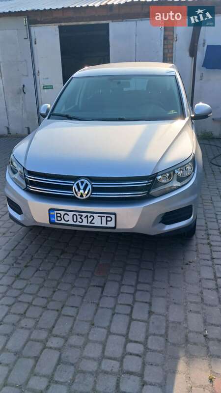 Внедорожник / Кроссовер Volkswagen Tiguan 2012 в 