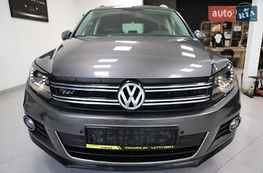 Позашляховик / Кросовер Volkswagen Tiguan 2014 в 