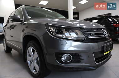 Позашляховик / Кросовер Volkswagen Tiguan 2014 в 