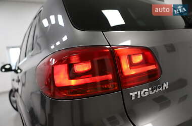 Позашляховик / Кросовер Volkswagen Tiguan 2014 в 