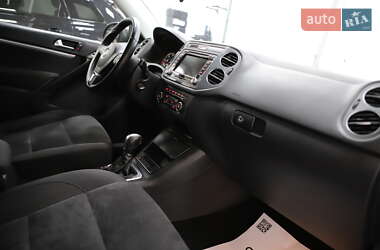 Позашляховик / Кросовер Volkswagen Tiguan 2014 в 