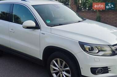 Внедорожник / Кроссовер Volkswagen Tiguan 2015 в 