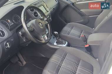 Внедорожник / Кроссовер Volkswagen Tiguan 2015 в 