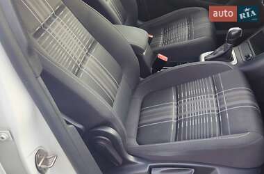 Внедорожник / Кроссовер Volkswagen Tiguan 2015 в 