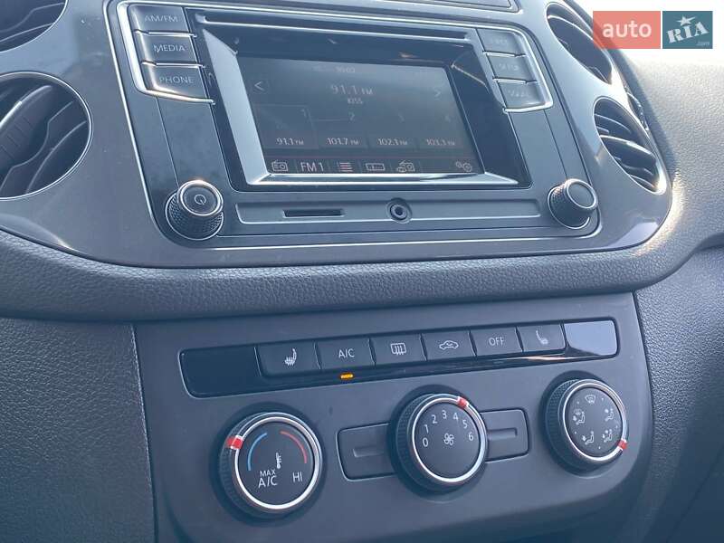 Внедорожник / Кроссовер Volkswagen Tiguan 2015 в Львове