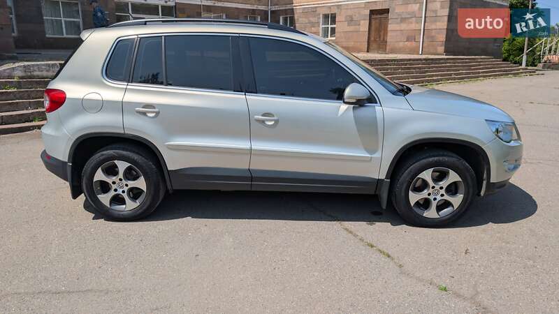 Внедорожник / Кроссовер Volkswagen Tiguan 2010 в Кривом Роге