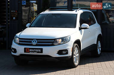 Внедорожник / Кроссовер Volkswagen Tiguan 2012 в 