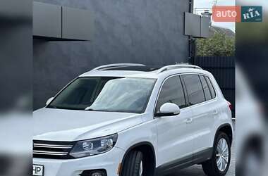 Позашляховик / Кросовер Volkswagen Tiguan 2013 в 