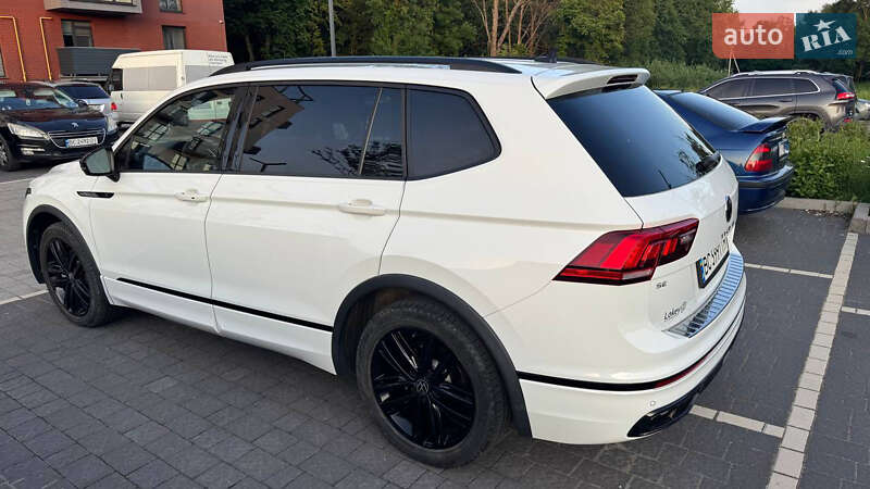 Внедорожник / Кроссовер Volkswagen Tiguan 2022 в Львове