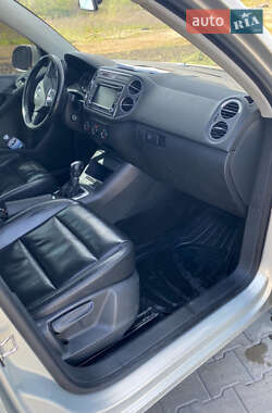 Внедорожник / Кроссовер Volkswagen Tiguan 2014 в 