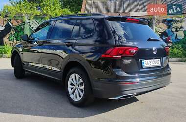 Позашляховик / Кросовер Volkswagen Tiguan 2017 в 
