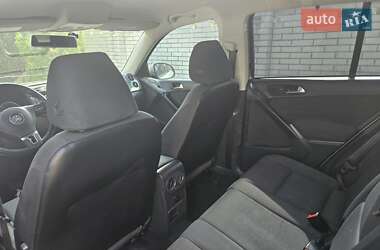 Внедорожник / Кроссовер Volkswagen Tiguan 2012 в 
