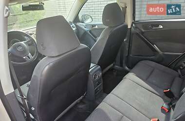 Внедорожник / Кроссовер Volkswagen Tiguan 2012 в 